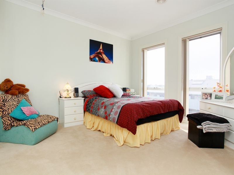 18 Eglington Court, Taylors Hill VIC 3037