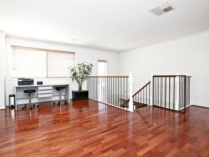 6 Clementson Drive, Caroline Springs VIC 3023