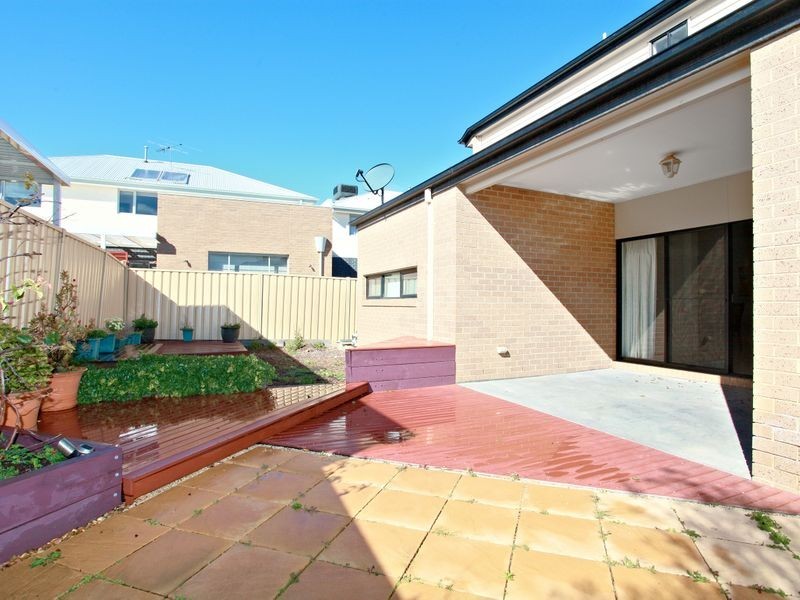 6 Clementson Drive, Caroline Springs VIC 3023