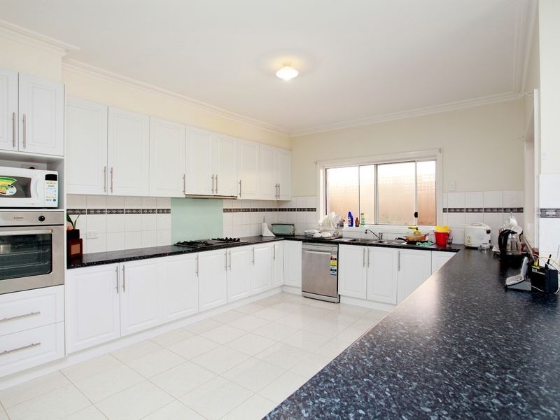 2 Ryland Circuit, Delahey VIC 3037