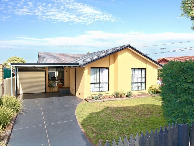 31 Magnolia Ave, Kings Park VIC 3021