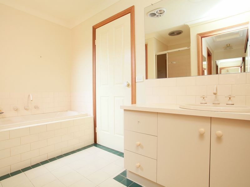 3 Moriac Way, Delahey VIC 3037