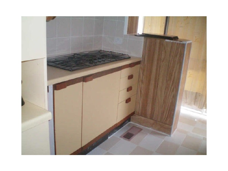 2 Grevillea Road, Kings Park VIC 3021