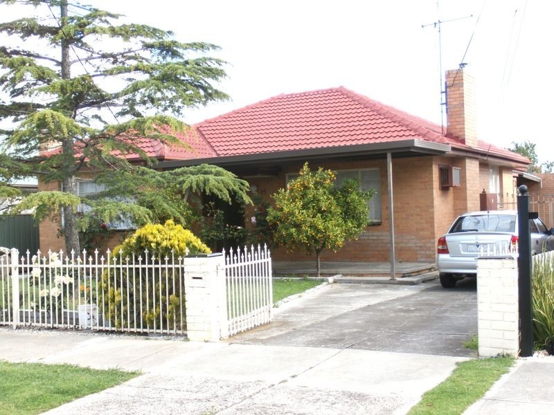 75 Power Street, St Albans VIC 3021
