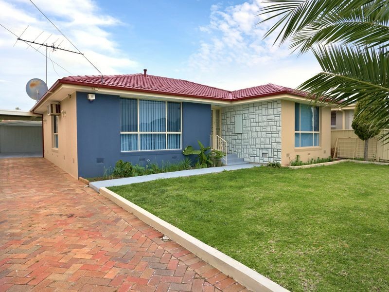 18 Lillypilly Cres, Kings Park VIC 3021