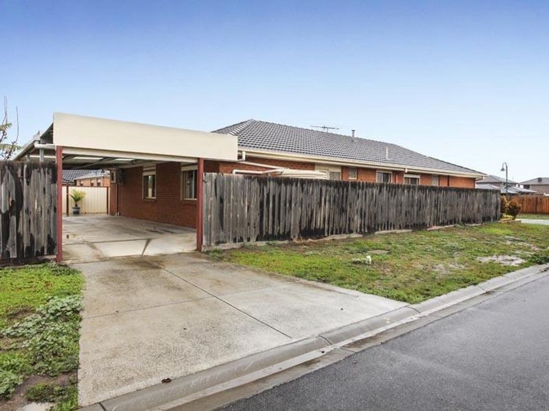 27 Bloomsbury Drive, Taylors Hill VIC 3037