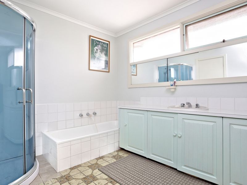 58 Clarke Ave, St Albans VIC 3021