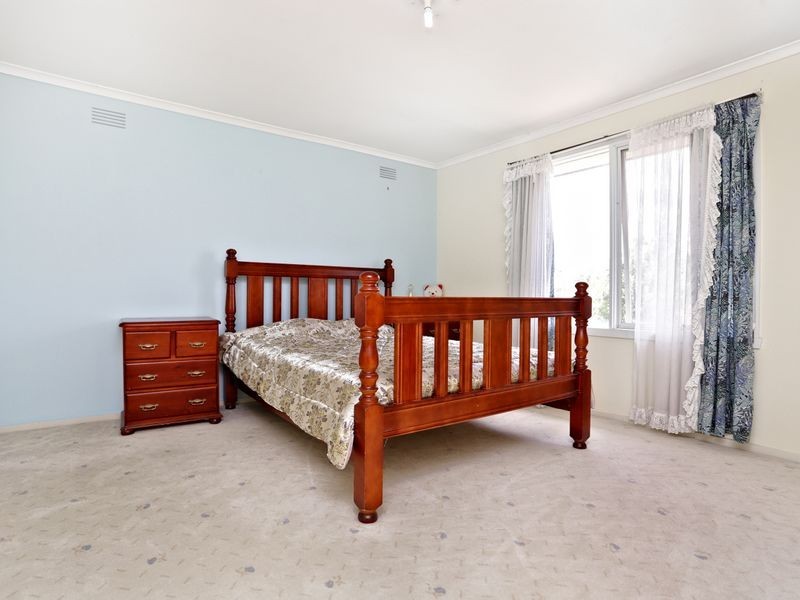 58 Clarke Ave, St Albans VIC 3021