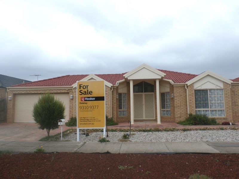 7 Illawarra Circuit, Taylors Hill VIC 3037
