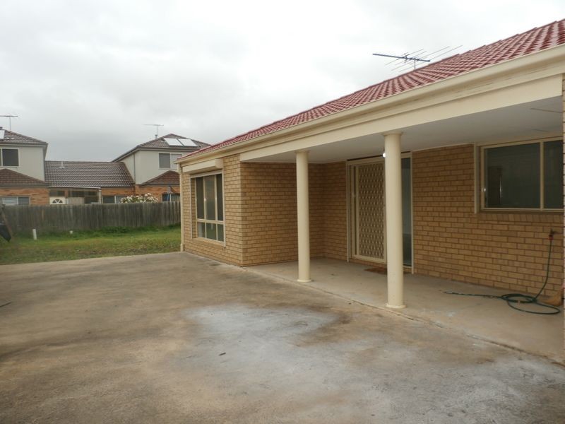 7 Illawarra Circuit, Taylors Hill VIC 3037