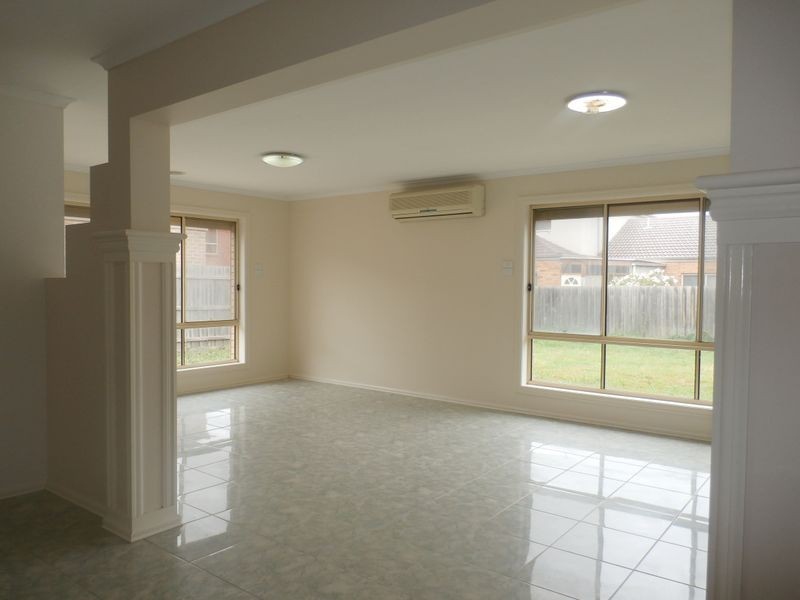 7 Illawarra Circuit, Taylors Hill VIC 3037