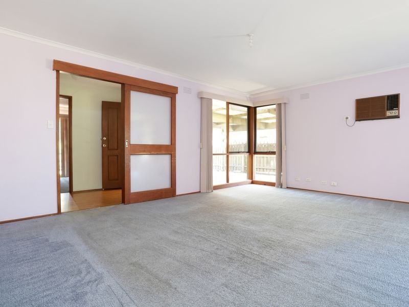 28 Denton Ave, St Albans VIC 3021