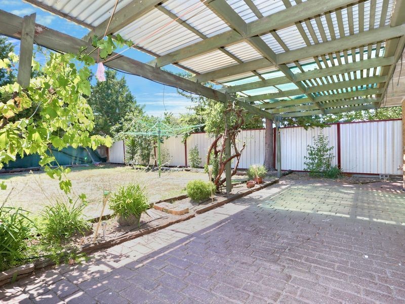 28 Denton Ave, St Albans VIC 3021