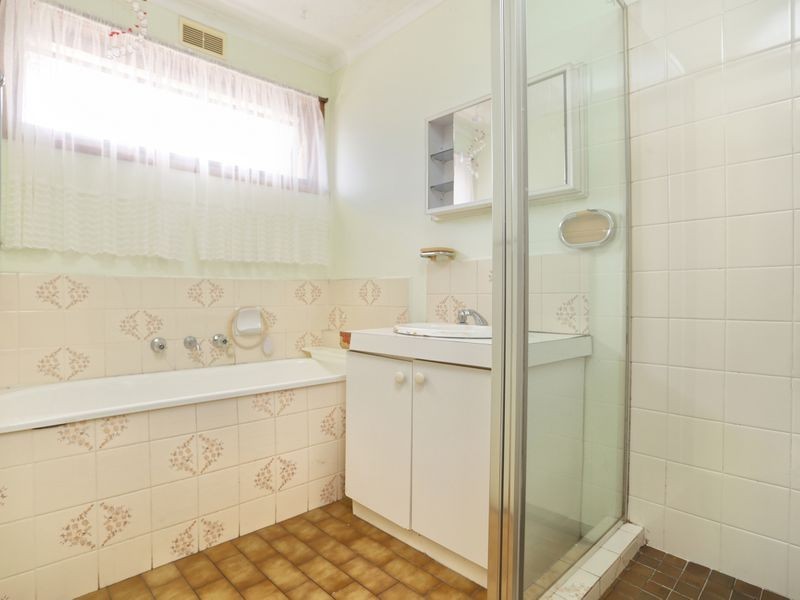 28 Denton Ave, St Albans VIC 3021