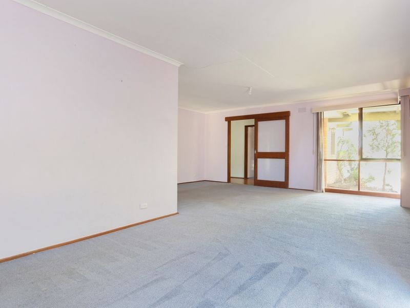 28 Denton Ave, St Albans VIC 3021