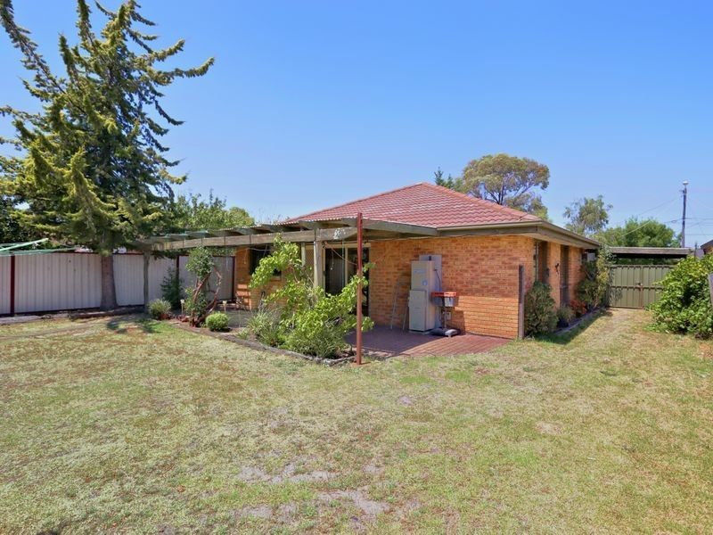 28 Denton Ave, St Albans VIC 3021
