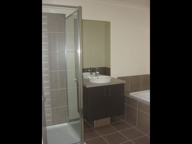 68 Rippleside Tce, Tarneit VIC 3029