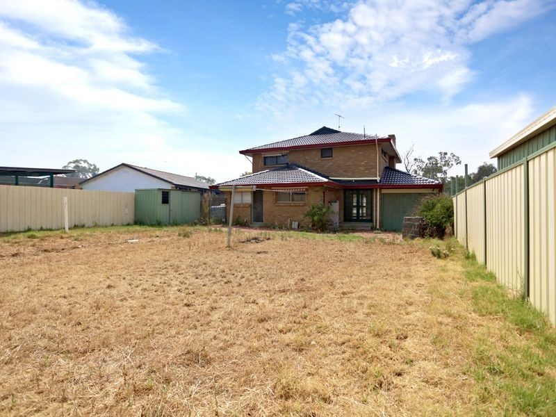15 Tamar Drive, Melton South VIC 3338