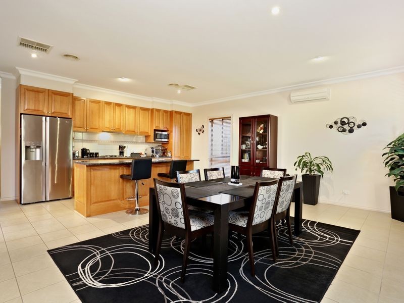 9 Conder Place, Caroline Springs VIC 3023