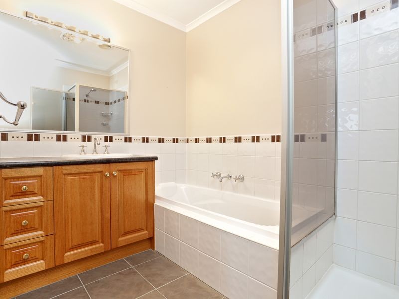 9 Conder Place, Caroline Springs VIC 3023