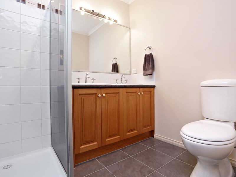 9 Conder Place, Caroline Springs VIC 3023