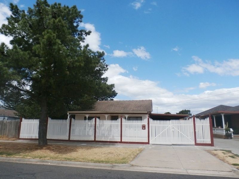 111 Power Street, St Albans VIC 3021