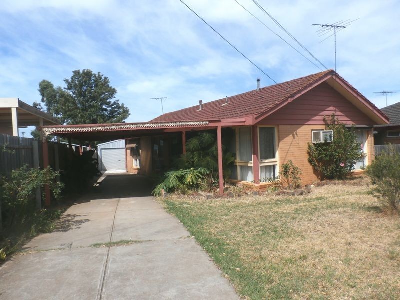 33 Penguin Street, Melton VIC 3337