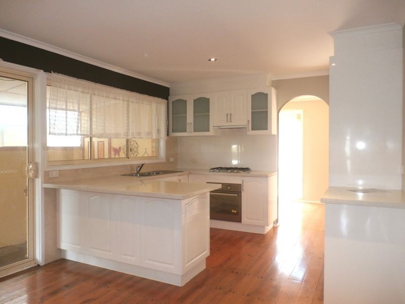 33 Penguin Street, Melton VIC 3337