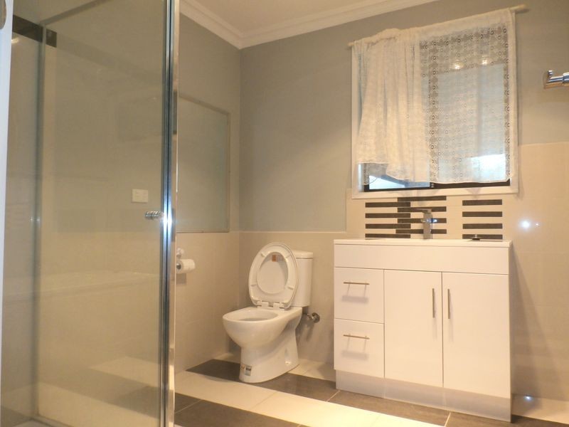 33 Penguin Street, Melton VIC 3337