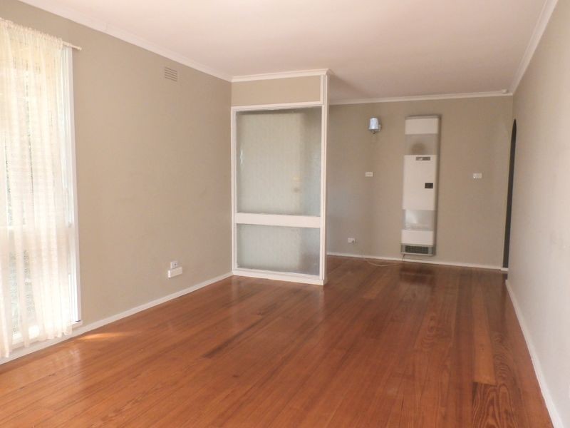 33 Penguin Street, Melton VIC 3337