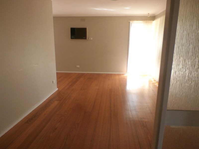 33 Penguin Street, Melton VIC 3337