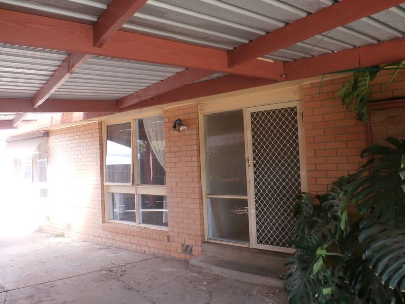 33 Penguin Street, Melton VIC 3337