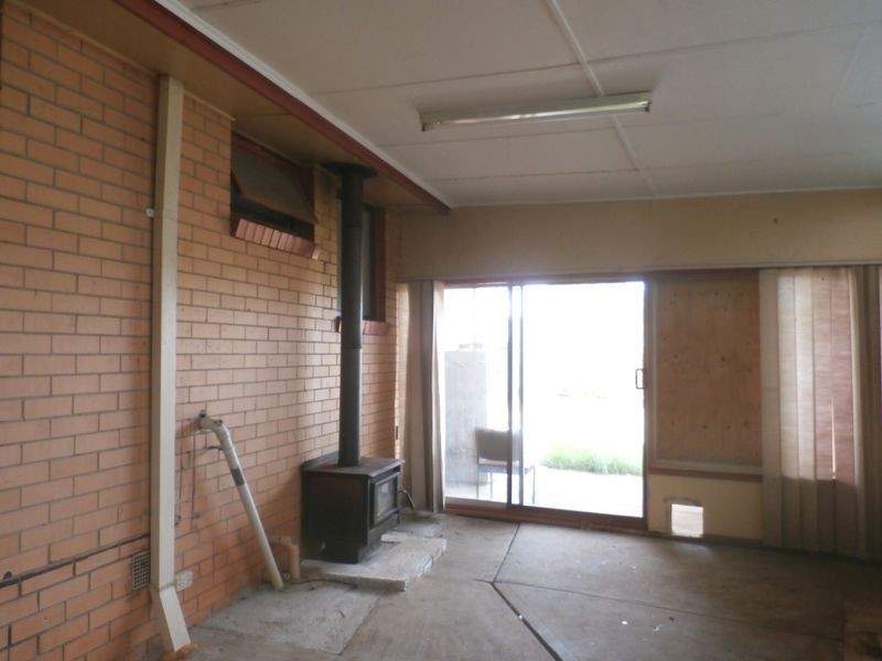 33 Penguin Street, Melton VIC 3337