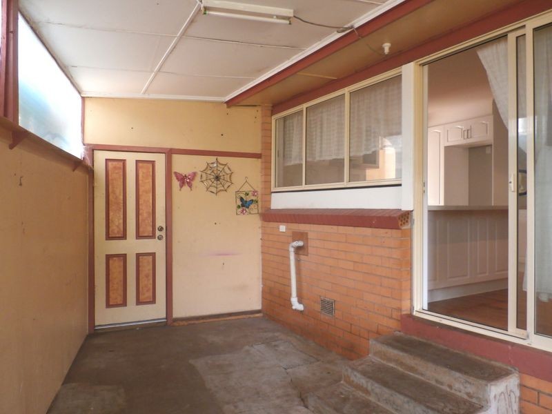 33 Penguin Street, Melton VIC 3337