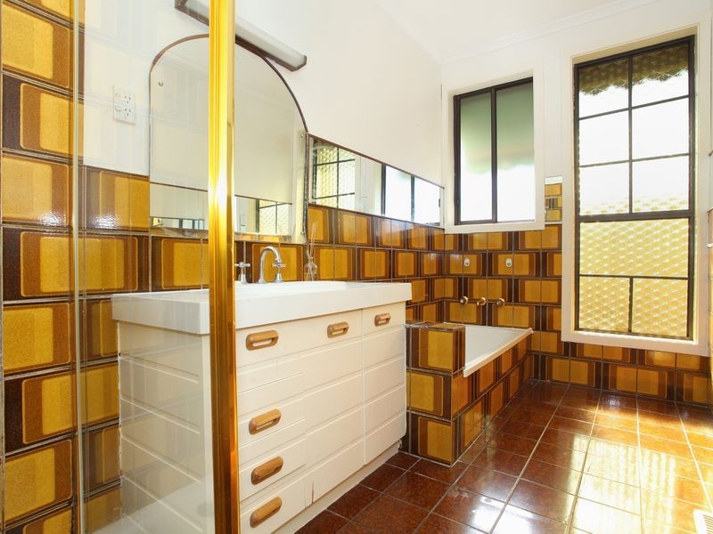 8 Nova Avenue, Deer Park VIC 3023