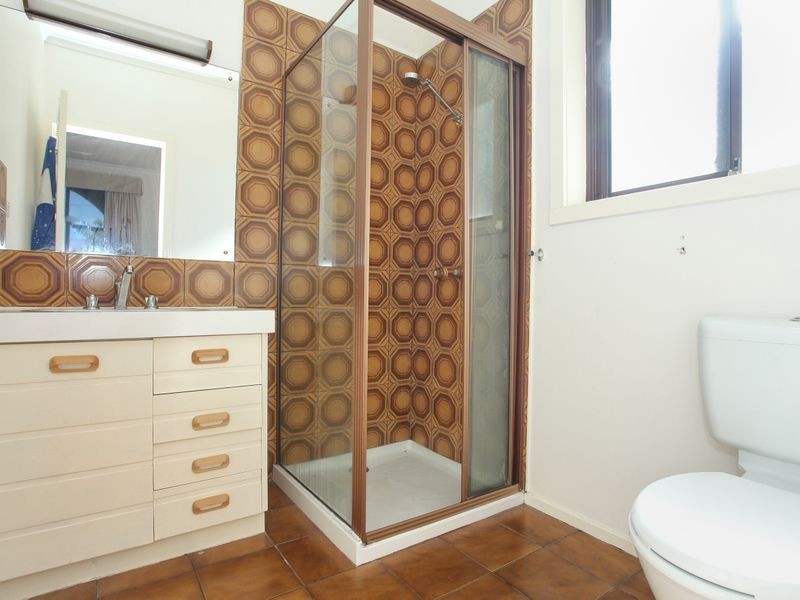 8 Nova Avenue, Deer Park VIC 3023