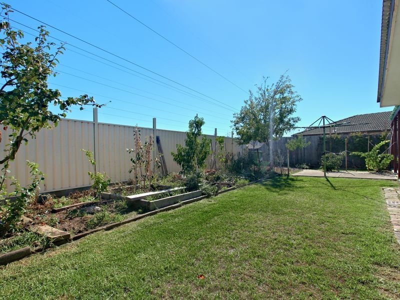 8 Nova Avenue, Deer Park VIC 3023