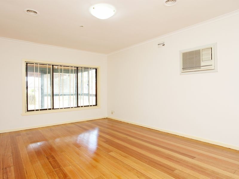 21 Douglas Avenue, St Albans VIC 3021