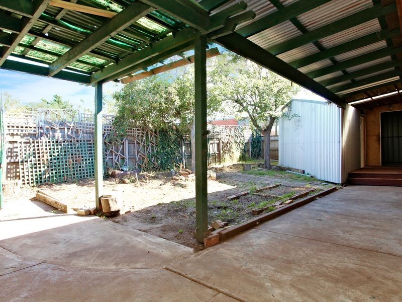 21 Douglas Avenue, St Albans VIC 3021