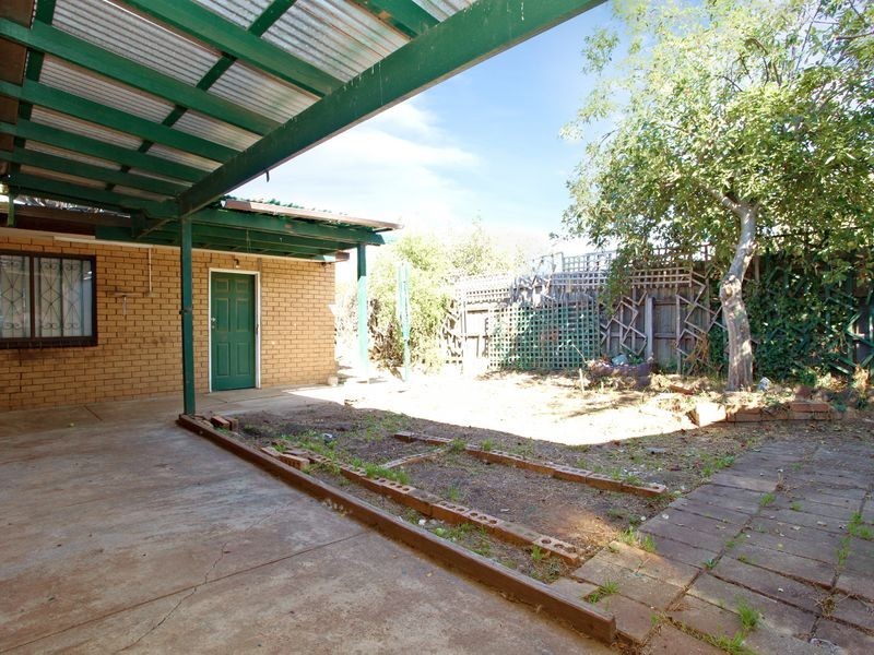 21 Douglas Avenue, St Albans VIC 3021