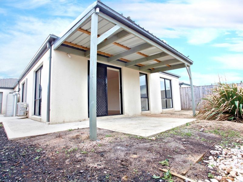 44 Belleville Close, Burnside Heights VIC 3023