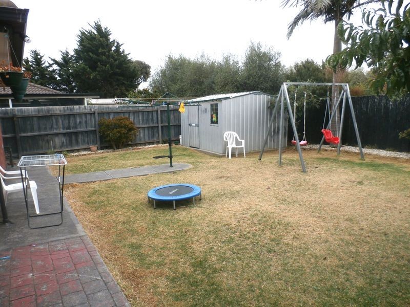 7 Shale Court, Delahey VIC 3037