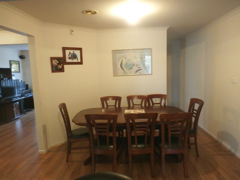 7 Shale Court, Delahey VIC 3037