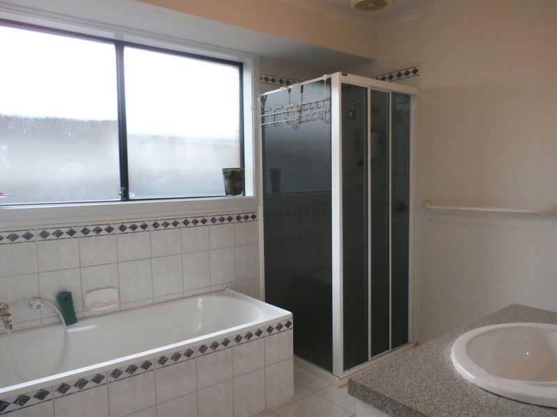 7 Shale Court, Delahey VIC 3037