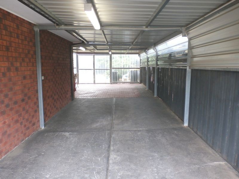 7 Shale Court, Delahey VIC 3037