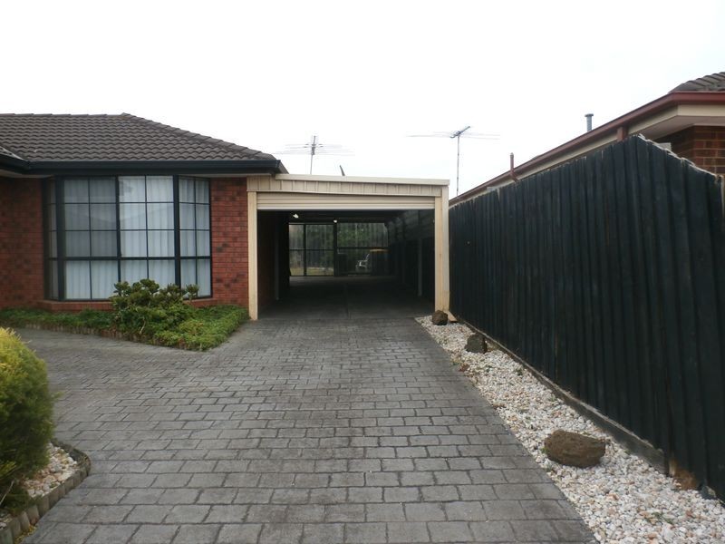 7 Shale Court, Delahey VIC 3037