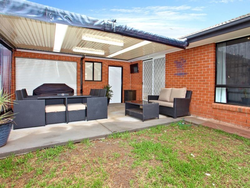 4 Alexander Close, Delahey VIC 3037