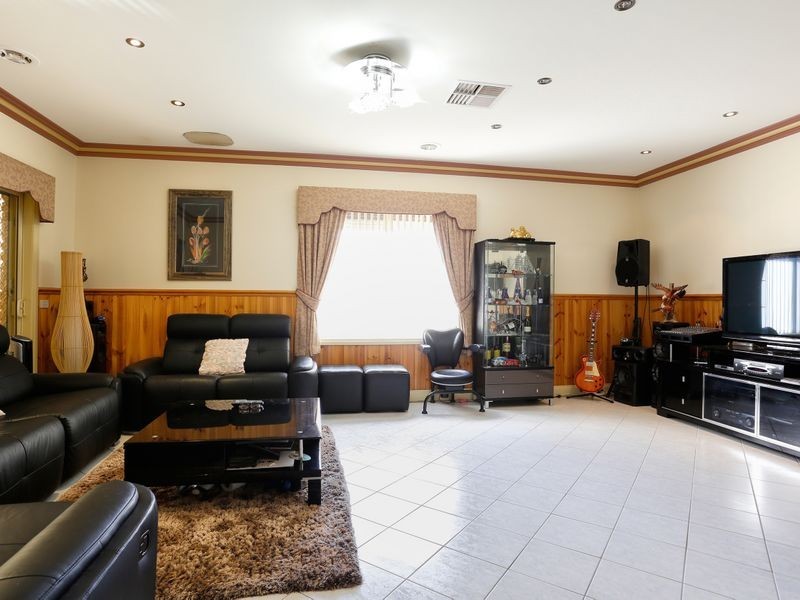 5 Cormorant Drive, Deer Park VIC 3023