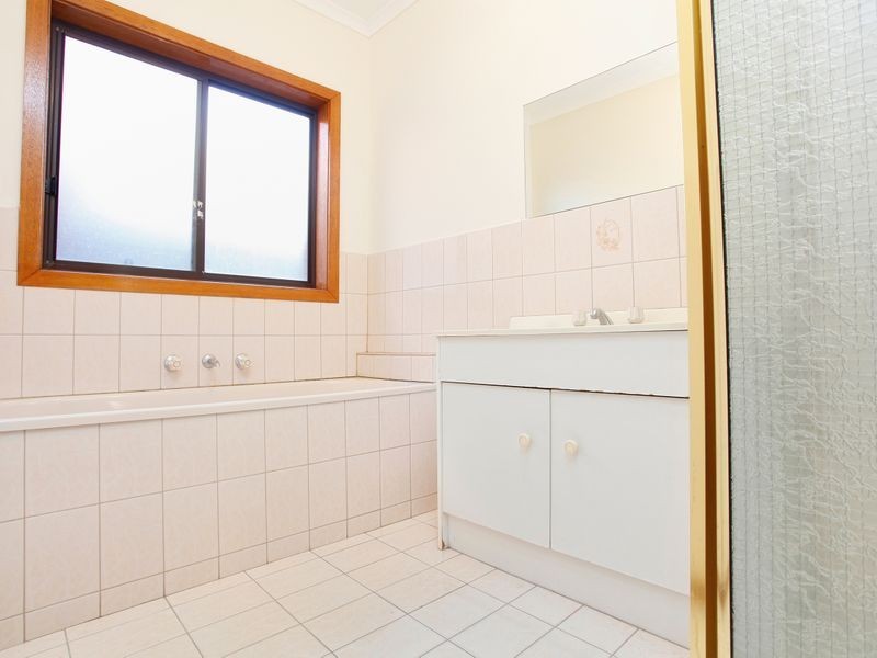 296 Taylors Road, Delahey VIC 3037