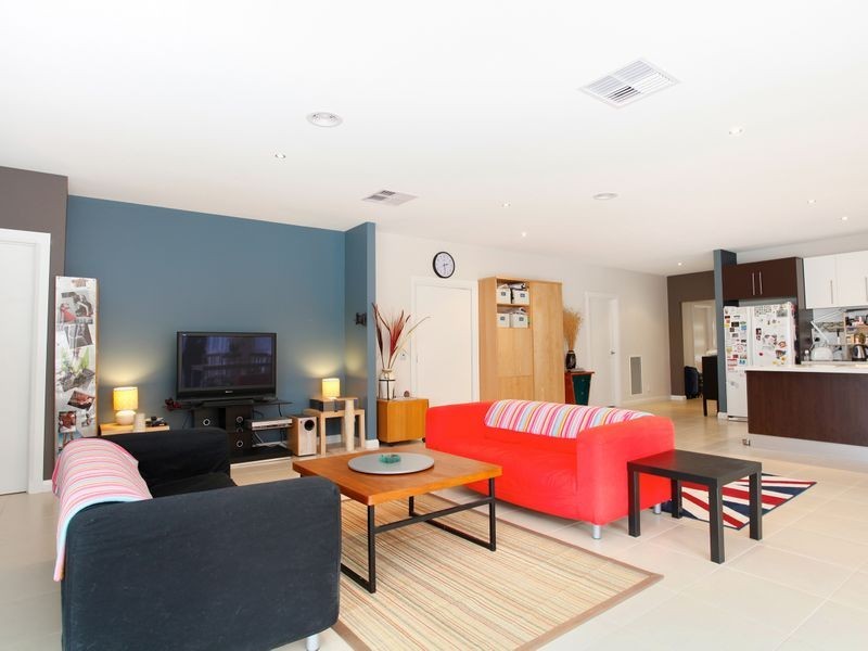 36 Jindabyne Ave, Taylors Hill VIC 3037